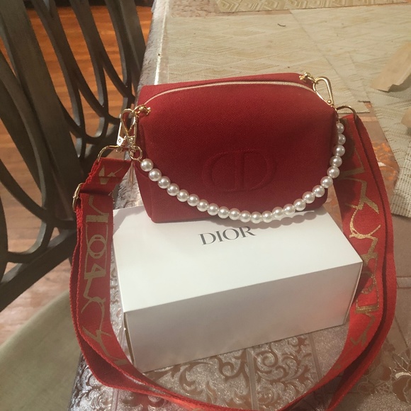 - DIOR BEAUTE - Picture 1 of 16